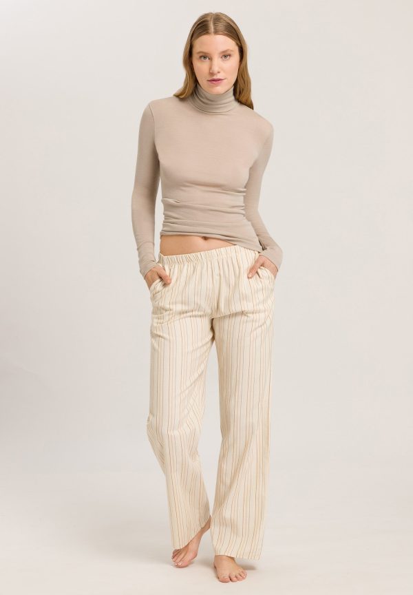 Woolen Silk W Wool and Silk Roll Collar Turtleneck - Image 4